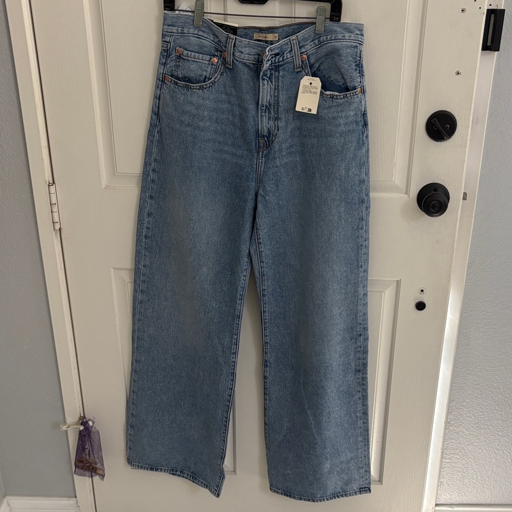 Women’s Levi’s ribcage wide jeans